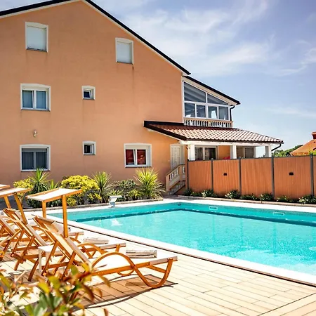 Family-friendly With Swimming Pool Palit, Rab - 24995