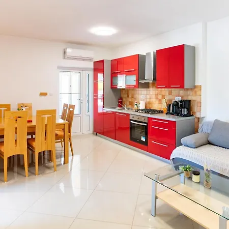 דירה With Swimming Pool Palit, Rab - 24995 *