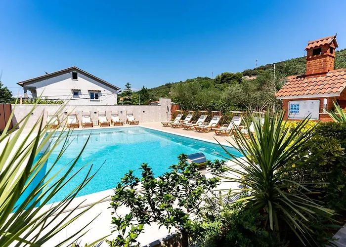Apartment With Swimming Pool Palit, Rab - 24995