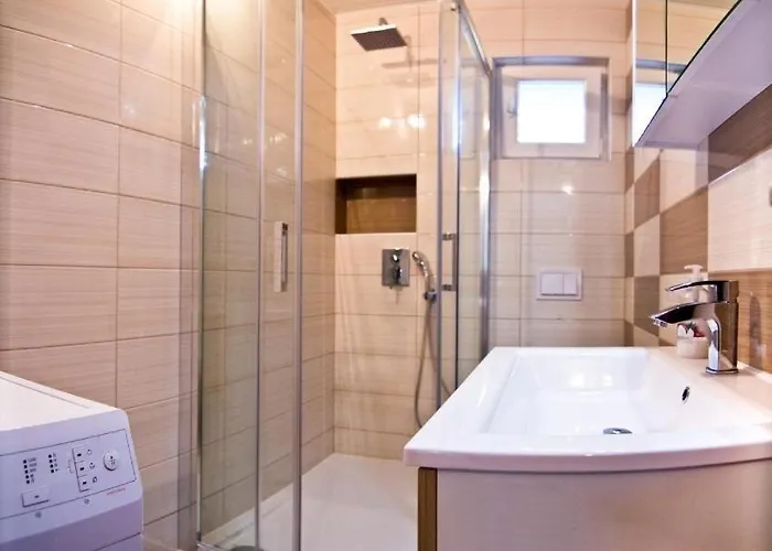 Apartment With Swimming Pool Palit, Rab - 24995